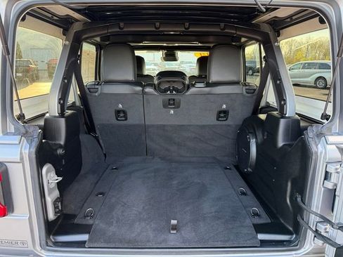Used 2021 Jeep Wrangler Unlimited Sahara image 16