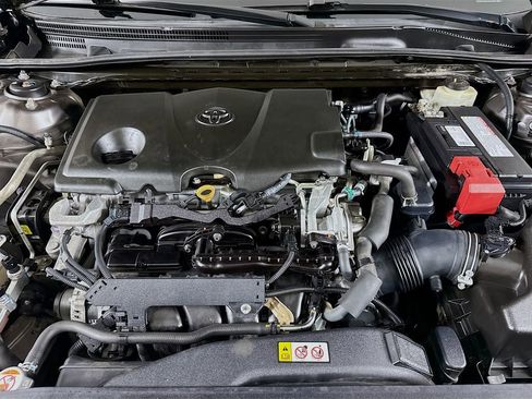 Used 2018 Toyota Camry LE image 29