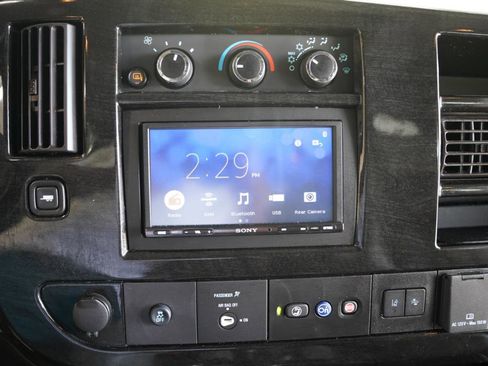 Used 2020 Chevrolet Express 2500 w/ Enhanced Convenience Package image 18