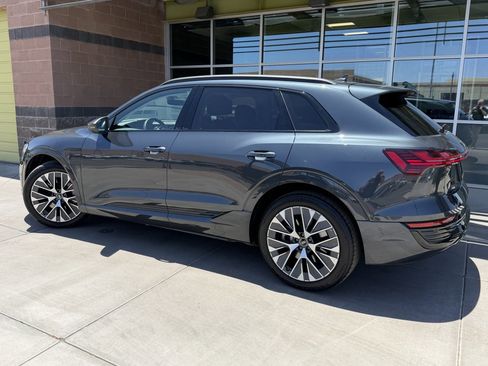 Used 2024 Audi Q8 e-tron Premium Plus w/ Premium Plus Package AWD/4WD image 5