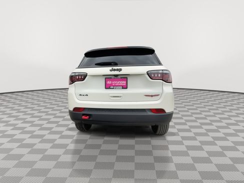 Used 2018 Jeep Compass Trailhawk w/ Cold Weather Group AWD/4WD image 7