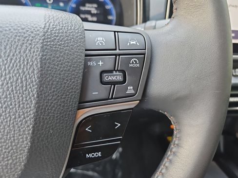 Used 2025 Toyota Camry XLE FWD image 29