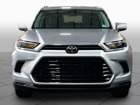 Used 2025 Toyota Grand Highlander AWD image 4