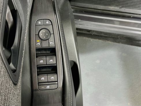 Used 2022 Nissan Rogue S AWD/4WD image 17