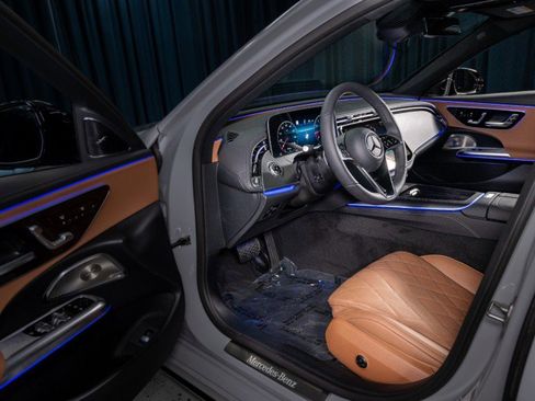 Used 2025 Mercedes-Benz E 450 4MATIC Sedan image 10