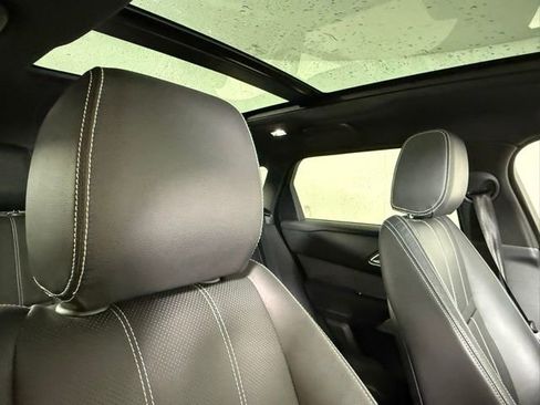 Used 2022 Land Rover Range Rover Velar R-Dynamic S image 33