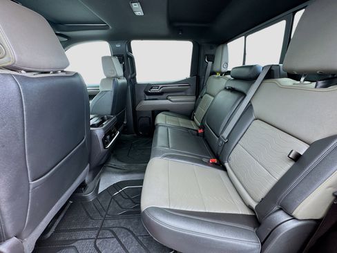 Used 2024 Chevrolet Silverado 1500 ZR2 w/ Technology Package image 15