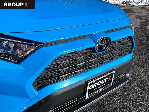 Used 2021 Toyota RAV4 XLE image 31