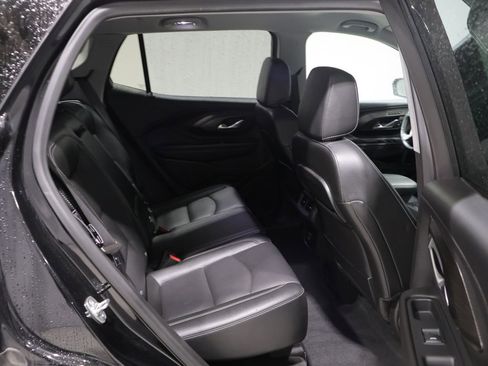 Used 2024 GMC Terrain SLT AWD/4WD image 19