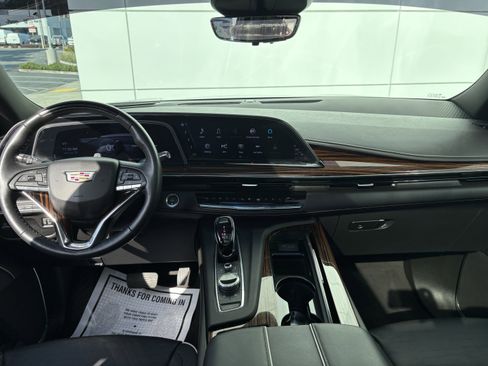Used 2022 Cadillac Escalade Premium Luxury image 22