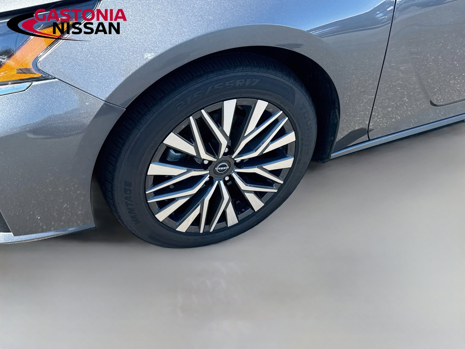 Used 2025 Nissan Altima 2.5 SV FWD image 37