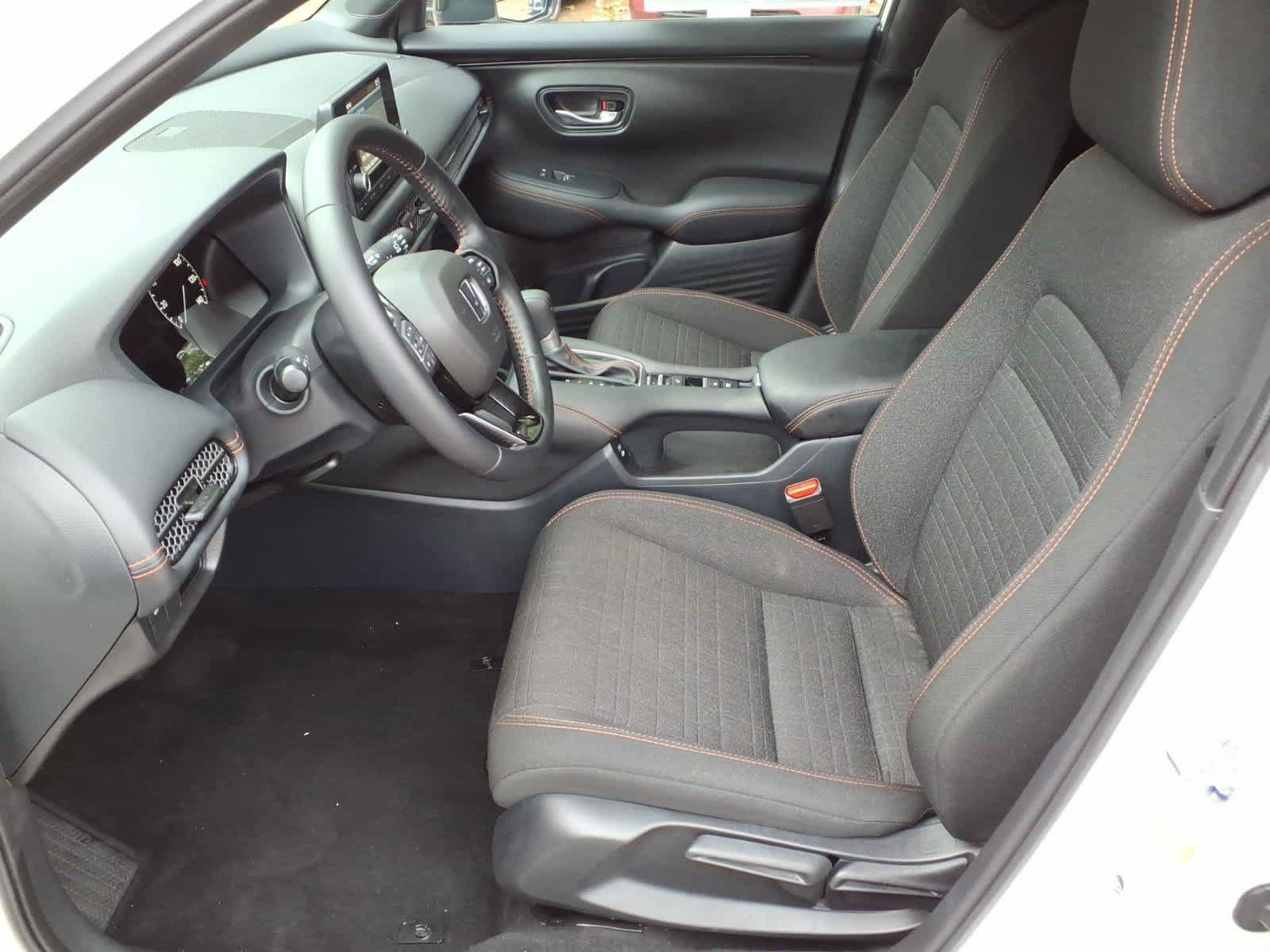 Used 2025 Honda HR-V Sport image 14