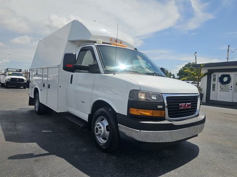Used 2018 GMC Savana 3500 w/ Power Convenience Package RWD image 3