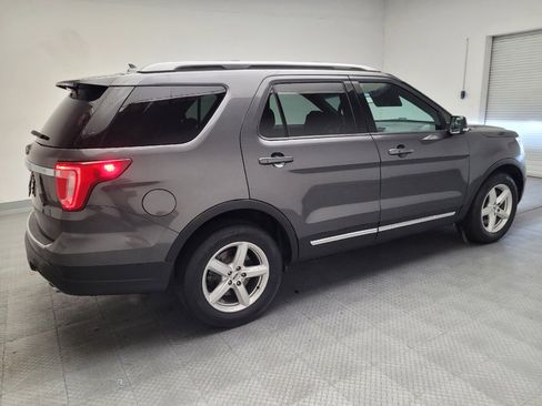Used 2018 Ford Explorer XLT w/ Equipment Group 201A FWD image 10