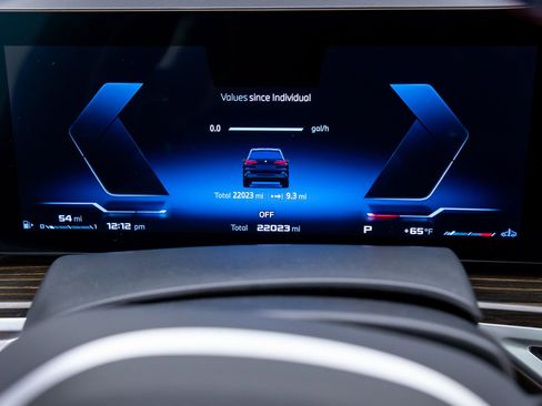 Certified 2025 BMW X5 M60i w/ Climate Comfort Package image 22