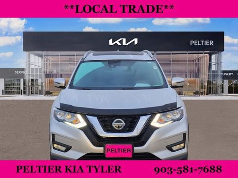 Used 2020 Nissan Rogue SL w/ Premium Package image 2