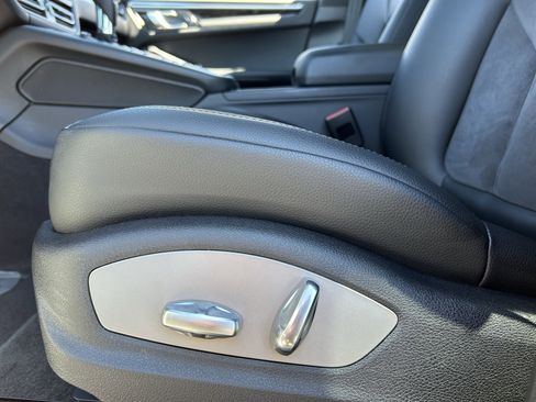 Used 2021 Porsche Macan image 21