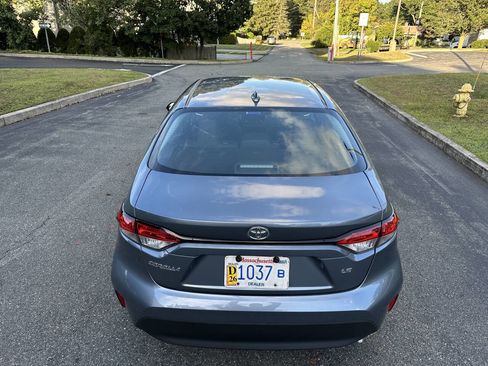 Used 2025 Toyota Corolla LE image 12
