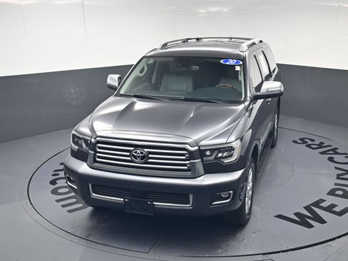 Used 2020 Toyota Sequoia Platinum image 30