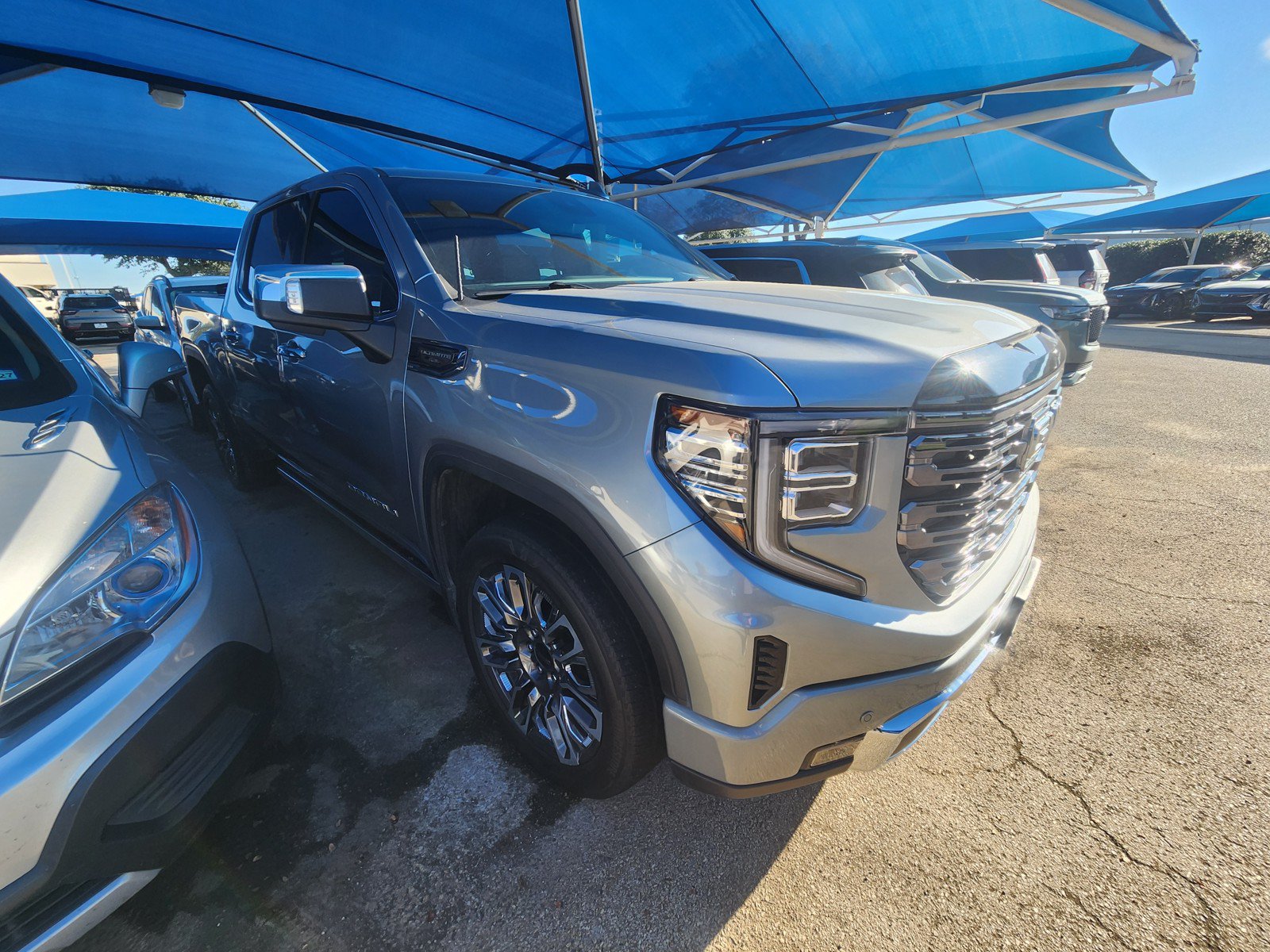 Used 2025 GMC Sierra 1500 Denali Ultimate AWD/4WD image 1