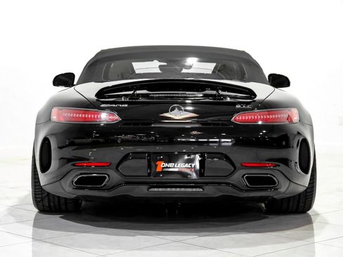 Used 2018 Mercedes-Benz AMG GT C w/ AMG Interior Night Package image 9