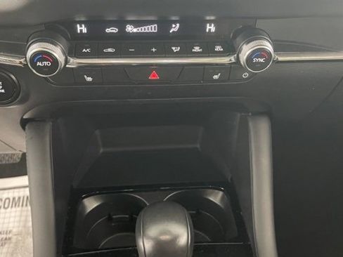 Used 2025 MAZDA MAZDA3 s image 41