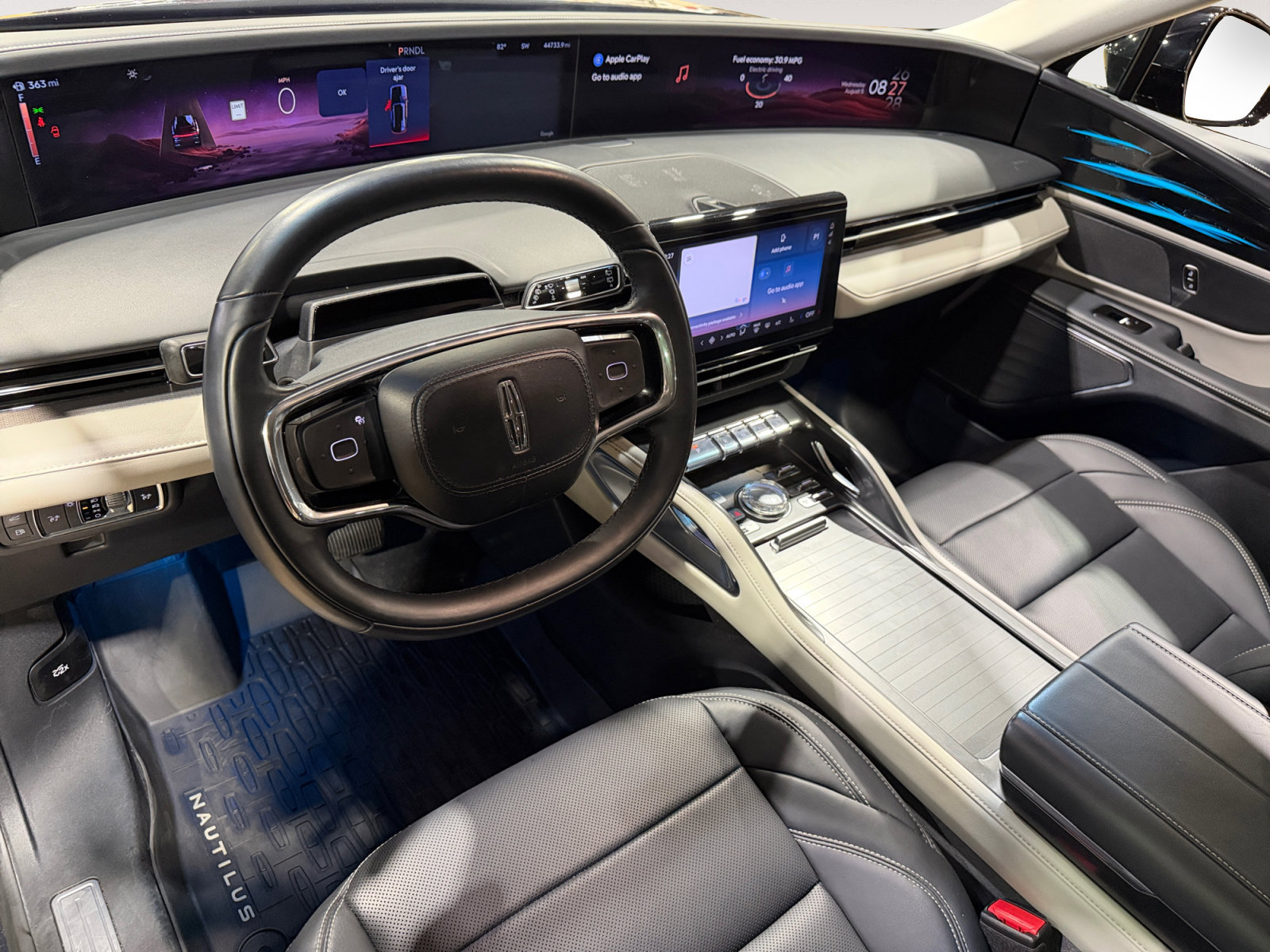 Used 2024 Lincoln Nautilus Premier AWD/4WD image 20
