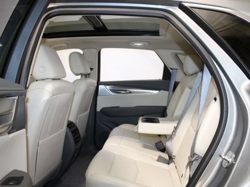 Certified 2024 Cadillac XT5 Premium Luxury AWD/4WD image 9