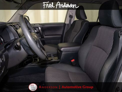 Used 2022 Toyota 4Runner TRD Off-Road AWD/4WD image 10