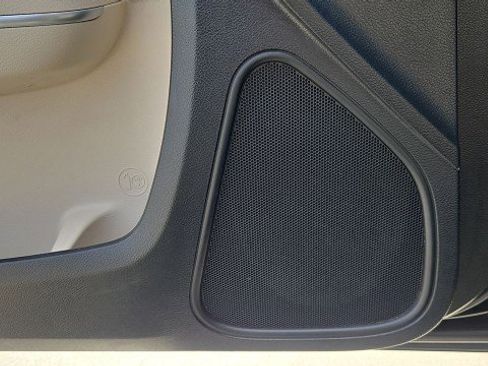 Used 2015 Chrysler 300 Limited RWD image 22