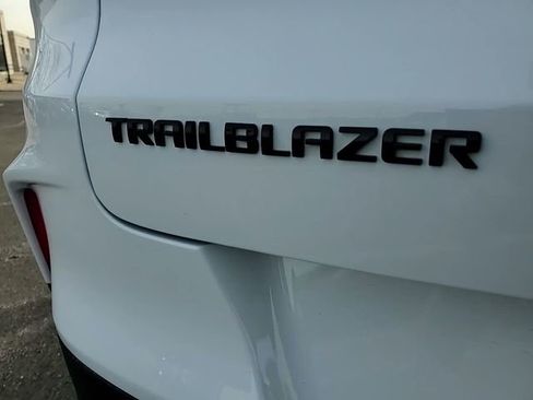 Certified 2023 Chevrolet TrailBlazer RS w/ Convenience Package image 7