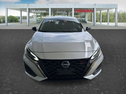 Certified 2024 Nissan Altima 2.5 SR FWD image 8