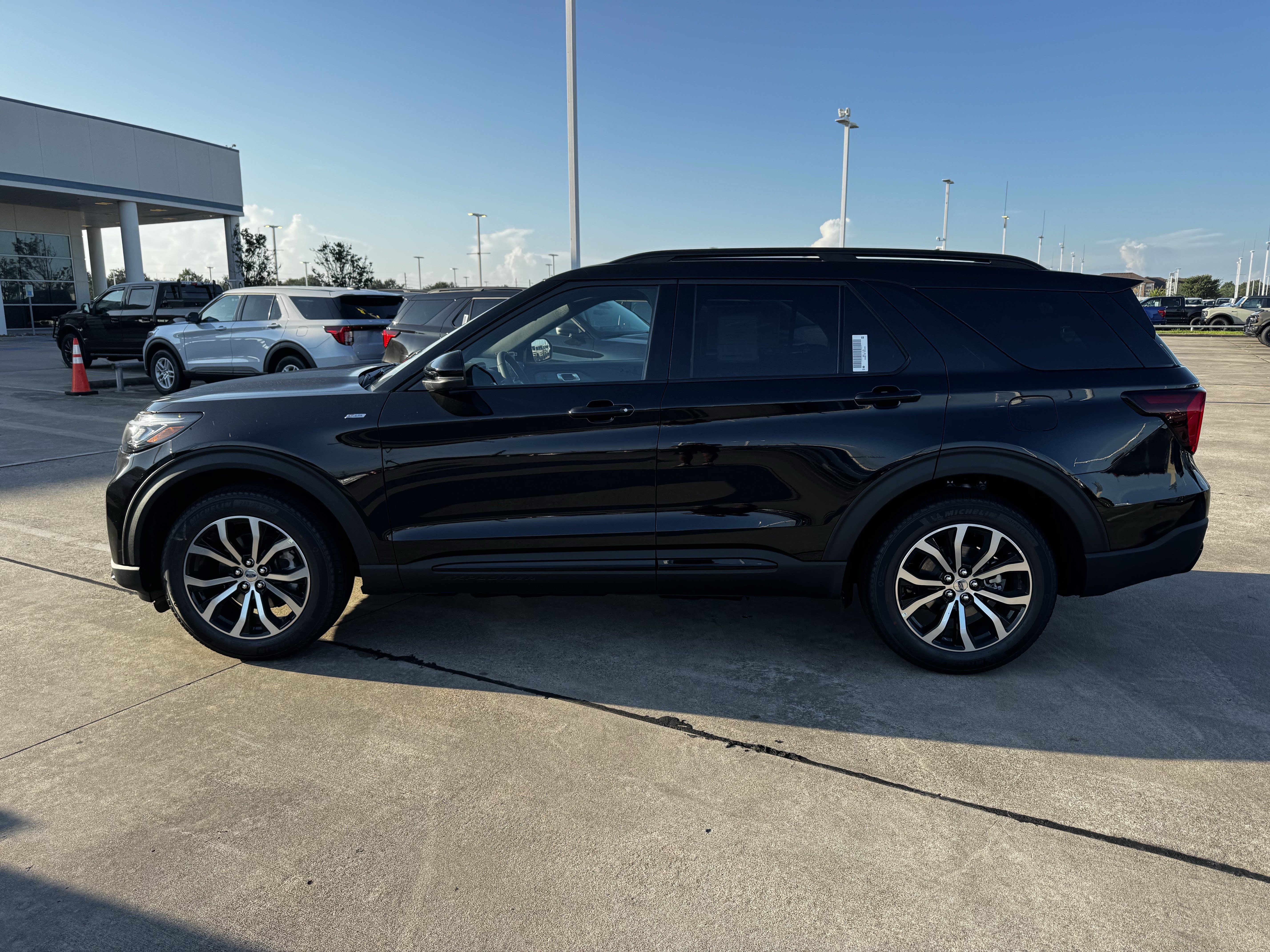 New 2026 Ford Explorer ST-Line RWD image 5