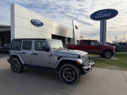 Used 2021 Jeep Wrangler Unlimited Sahara w/ Uconnect 4C Nav & Sound Group image 3
