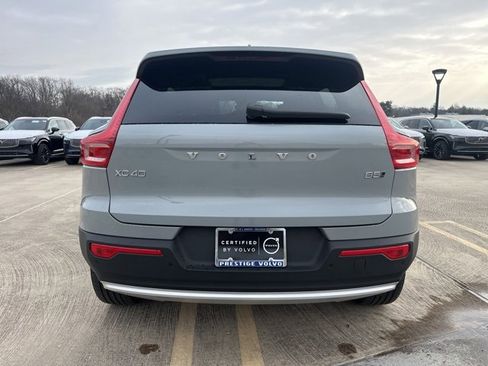 Certified 2025 Volvo XC40 B5 Plus image 7