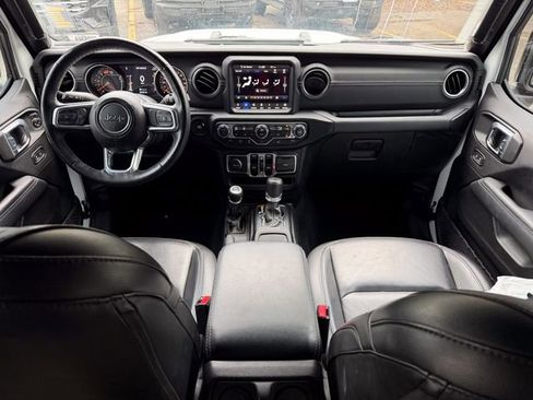 Used 2023 Jeep Wrangler Sahara w/ Cold Weather Group AWD/4WD image 18