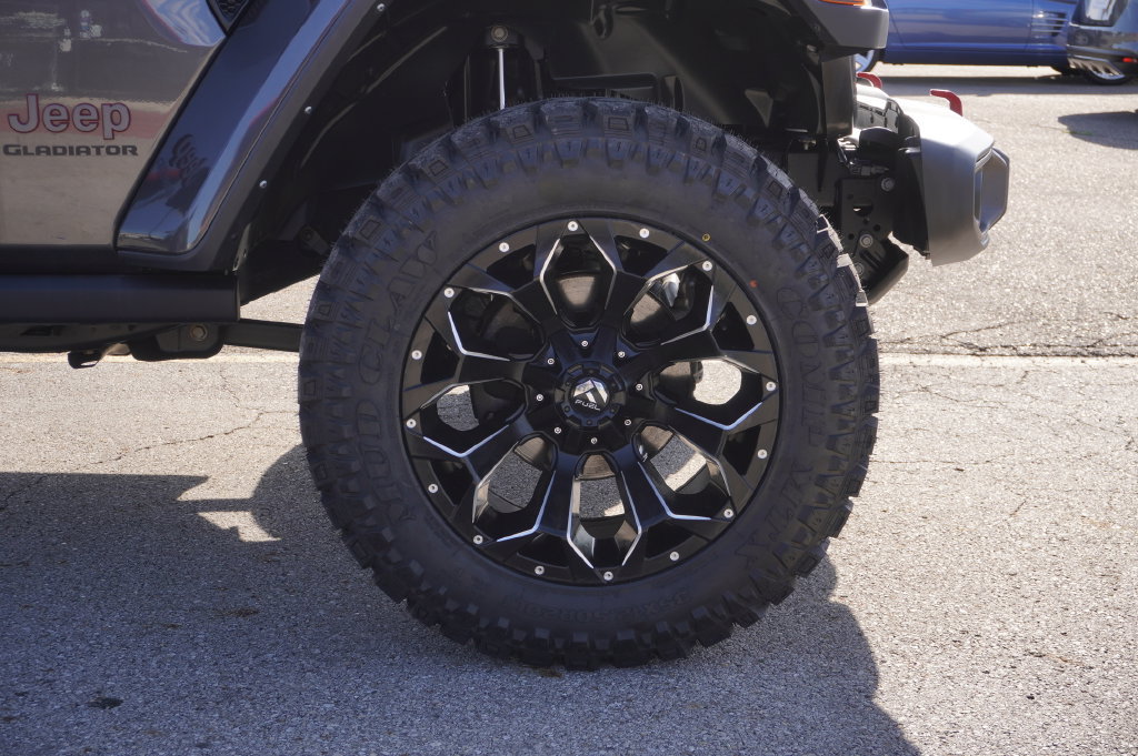 Used 2021 Jeep Gladiator Rubicon w/ Trailer Tow Package AWD/4WD image 13