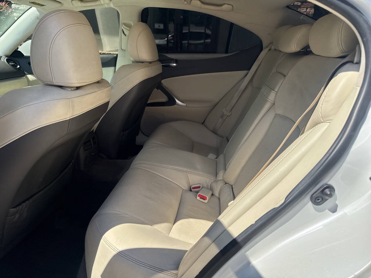 Used 2011 Lexus IS 250 w/ Premium Pkg Value Edition RWD image 11