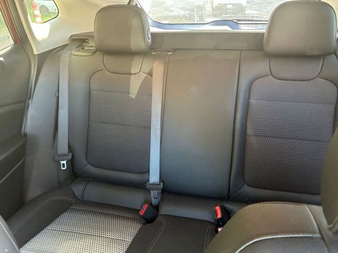 Used 2025 Chevrolet Trax LT w/ LT Convenience Package image 38