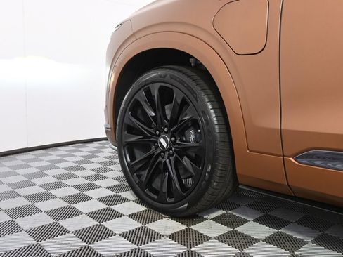 New 2027 Cadillac Vistiq Sport w/ LPO, Floor Liner Package AWD/4WD image 21