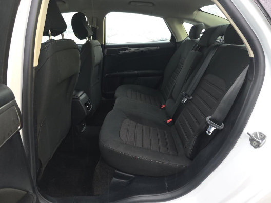 Used 2020 Ford Fusion SE FWD image 4