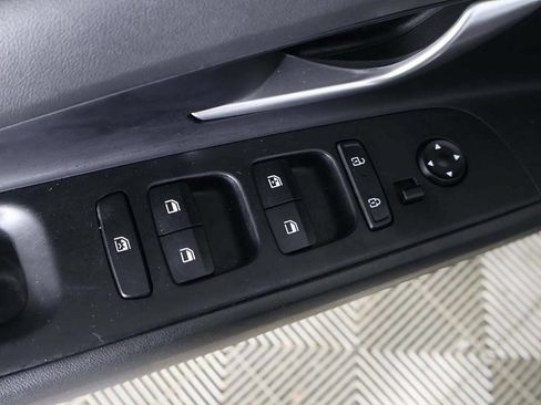 Used 2025 Hyundai Elantra SEL FWD image 33