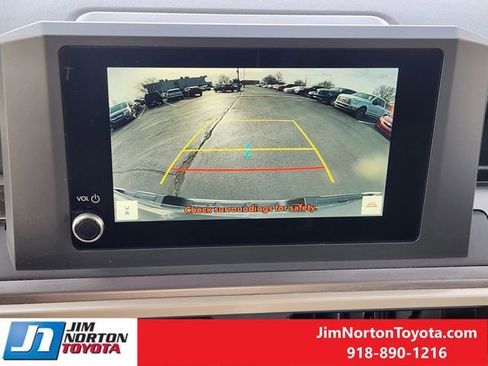 Used 2025 Toyota Tacoma TRD Off-Road image 18