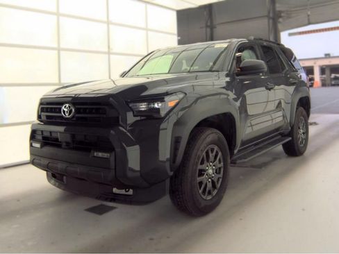 Used 2025 Toyota 4Runner SR5 AWD/4WD image 2