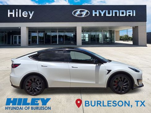 Used 2023 Tesla Model Y Performance AWD/4WD image 3