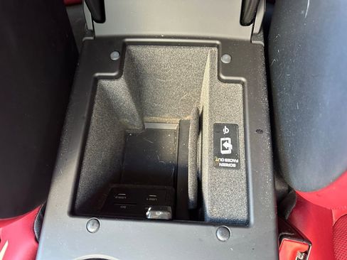 Certified 2023 Porsche Macan S image 29