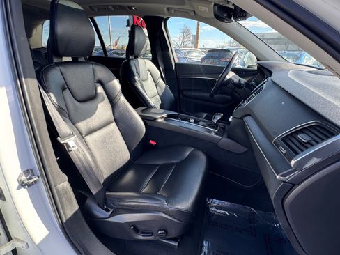 Used 2020 Volvo XC90 T6 Momentum image 37