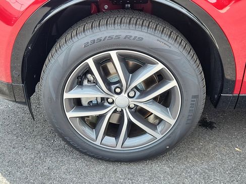 New 2024 Land Rover Discovery Sport Dynamic SE image 9