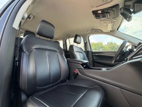 Used 2023 Jeep Grand Cherokee Limited AWD/4WD image 13