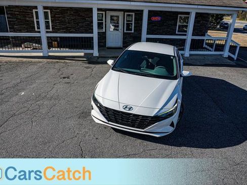 Used 2023 Hyundai Elantra SEL w/ Convenience Package image 3